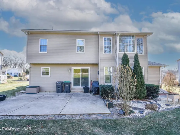 126 Saint Charles Pl, Hazle Township, PA 18202