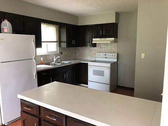 4th image of 305 Durling Dr