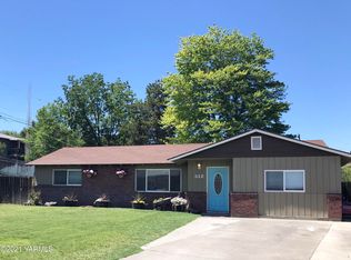 512 Viewcrest Pl, Selah, WA 98942