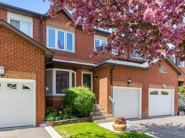 826 Constellation Dr, Mississauga, ON L5R 2V4