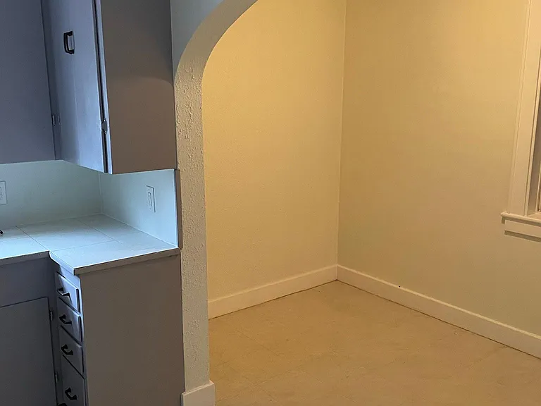 Kitchen Dining Area