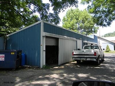 3rd image of 238 E Pitt St