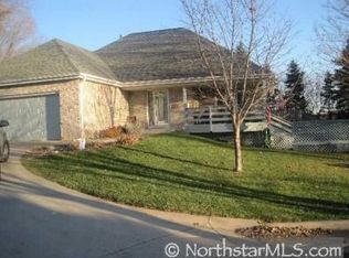 2909 Rankin Rd, Saint Anthony, MN 55418