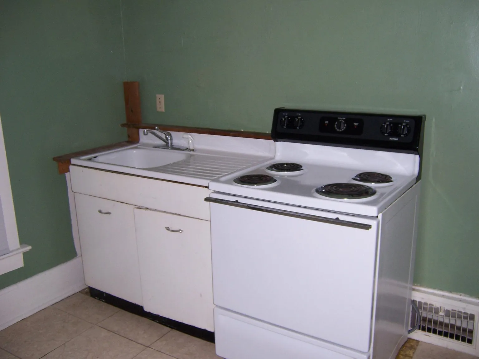 1027 Sheridan Ave photo 1