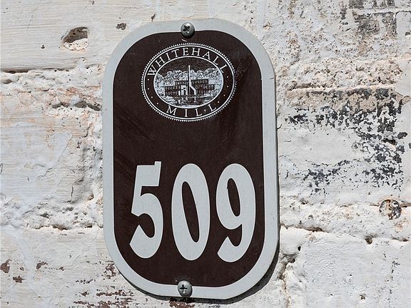 3rd image of 585 White Circle #509
