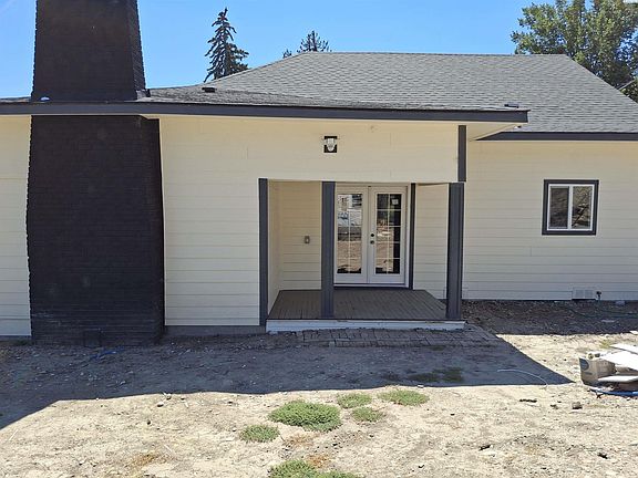 2nd image of 805 Crescent Ave