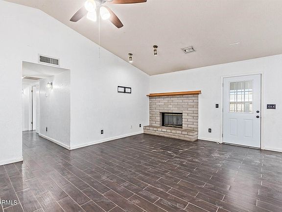 4th image of 1120 E 9th St