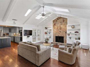 6820 Hunters Trace Cir, Sandy Springs, GA 30328