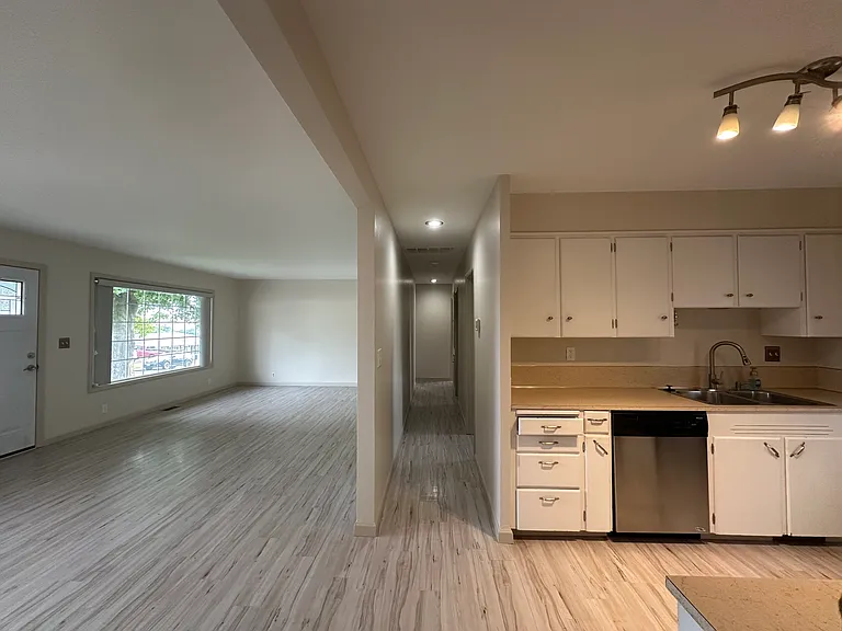 2405 SW Marshall Ave — Photo 14