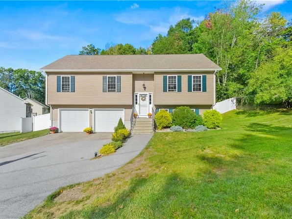 16 Liane Dr, Woonsocket, RI 02895