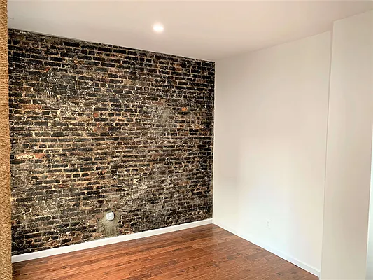 Rented by WRE Group | media 8