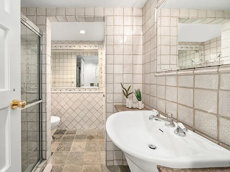 43 W 12th St #1 — Photo 18