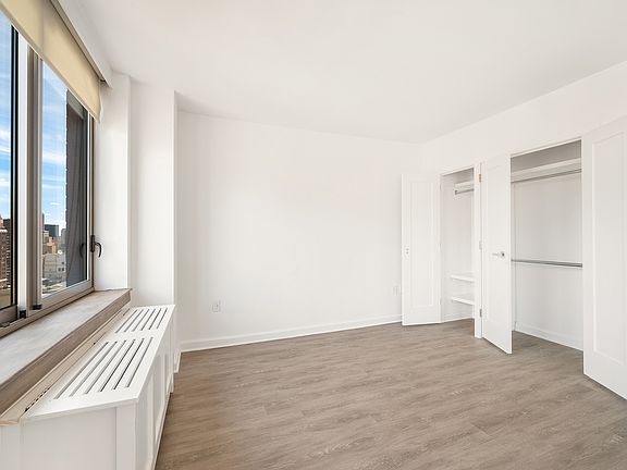 5th image of 35 W 33rd St APT 20A