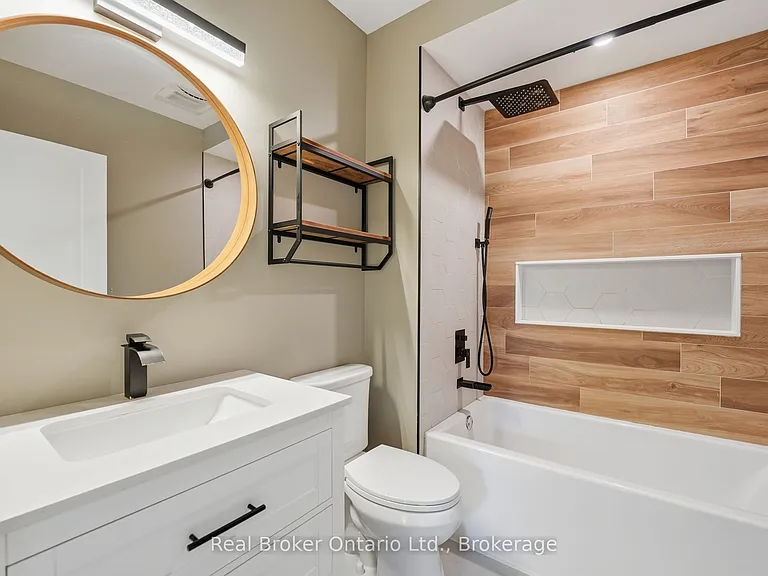 58 Rosslyn Ave N #2 — Photo 21