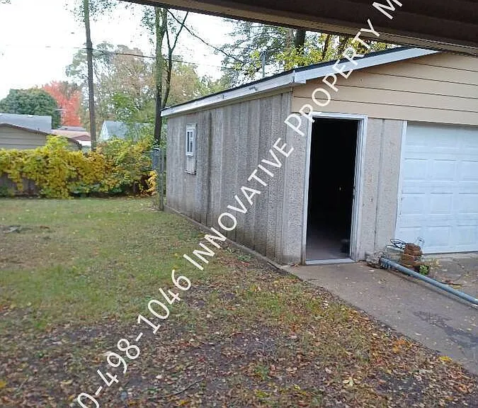 2829 Plainfield Ave — Photo 37