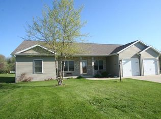 105 South Shrs, Sullivan, IL 61951