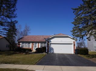 1940 Honey Locust Dr, Algonquin, IL 60102