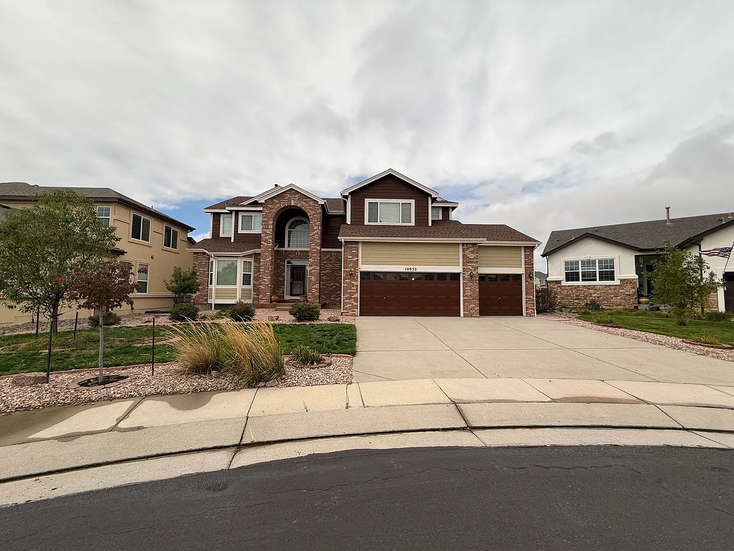 Spacious 5-Bedroom Home with Great Outdoor Living — Photo 1