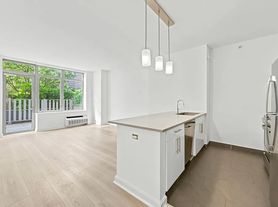 81 Fleet Pl