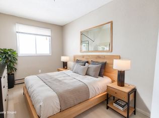 707 57th Ave SW, Calgary, AB T2V 0H5