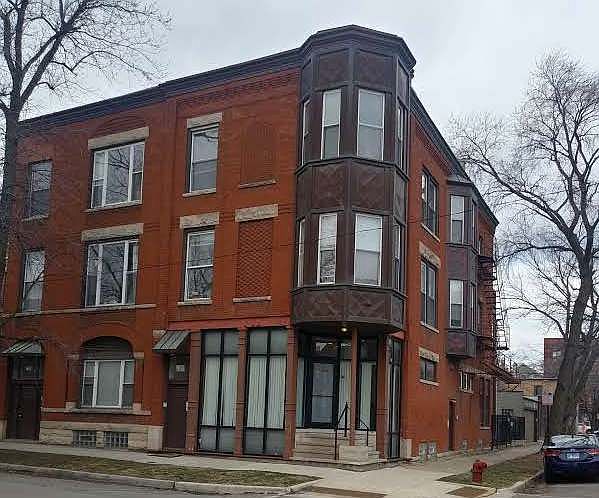 1st image of 2102 W Erie St APT 1F