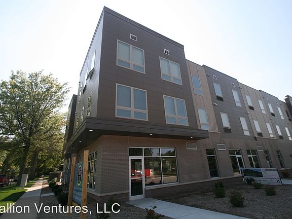 2nd image of 3535 Holdrege St APT 303