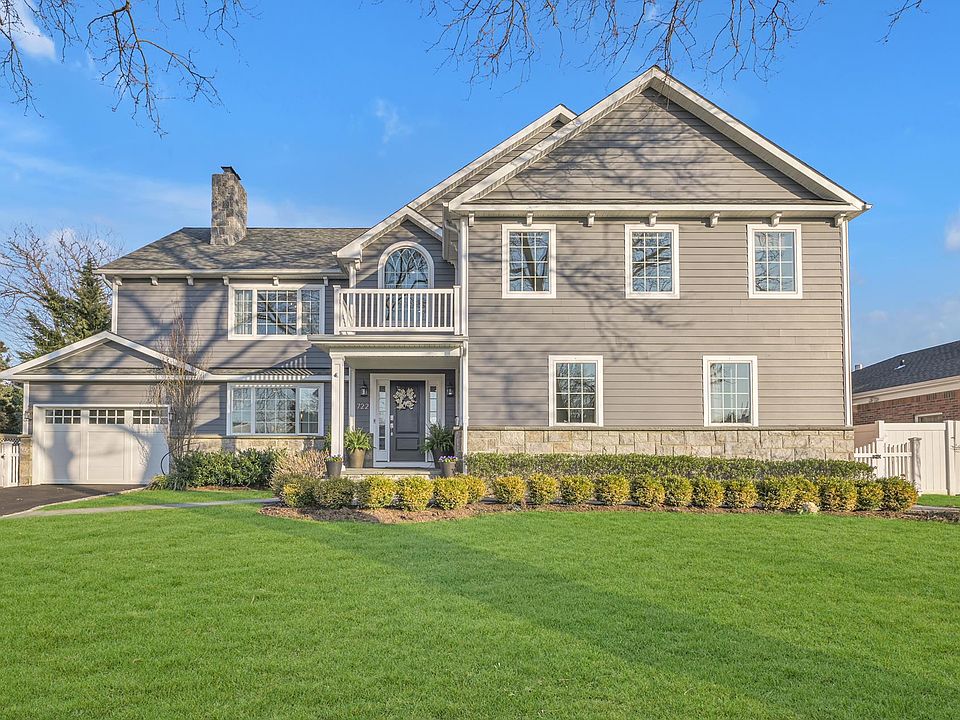 1st image of 722 Birchwood Dr