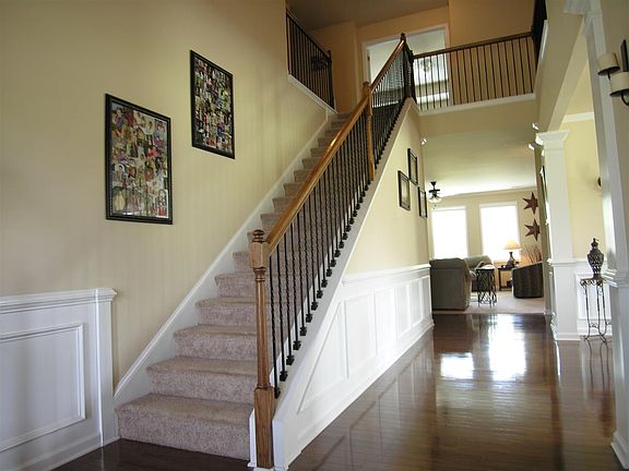 4th image of 102 Waltzing Vine Ln