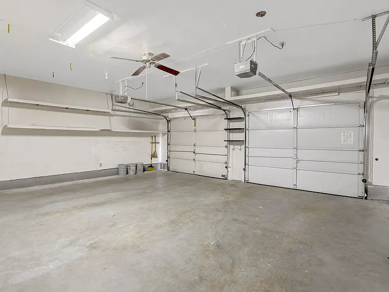 10929 Park Rd — Photo 46