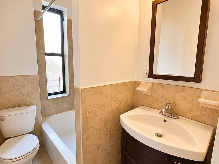 2463 Valentine Ave #4E — Photo 4