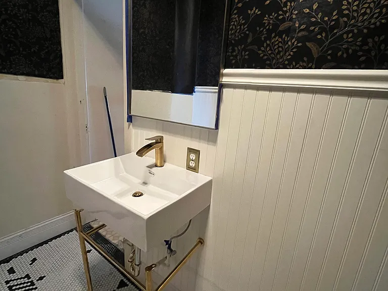 32 W Main St #D — Photo 10