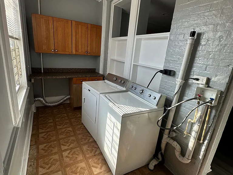 419 N Patterson Park Ave — Photo 5