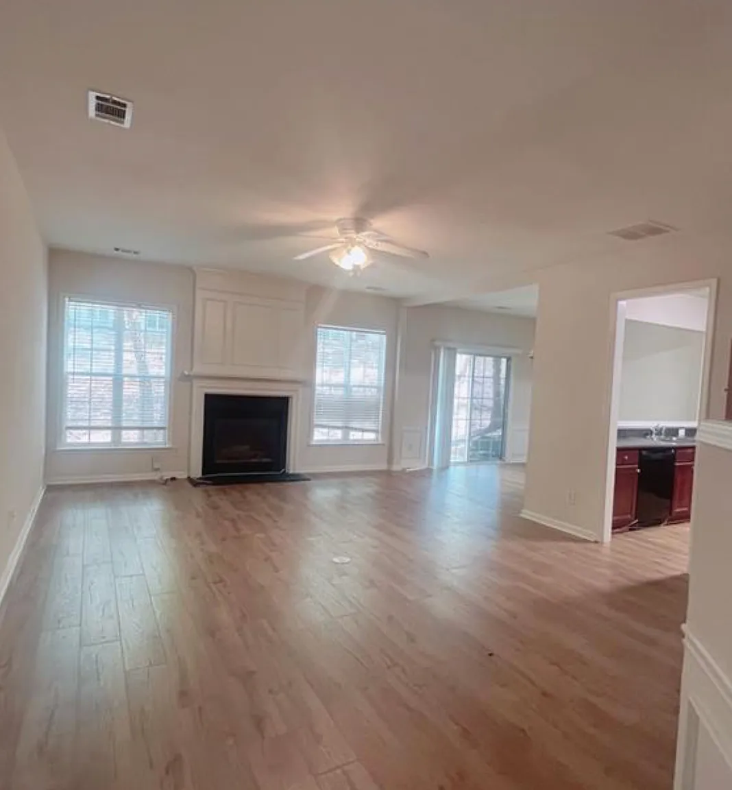 3 bed, 1796 sqft, $2,150 — Photo 4
