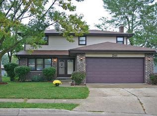 261 Carson Ct, Carol Stream, IL 60188