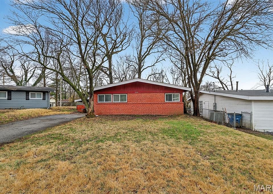1st image of 8302 Woodhurst Dr