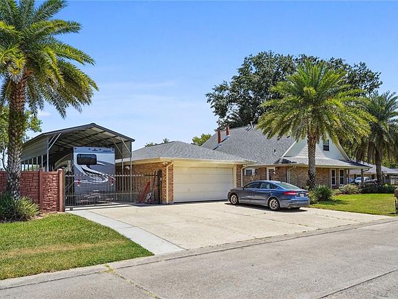 3rd image of 11 Magnolia Dr