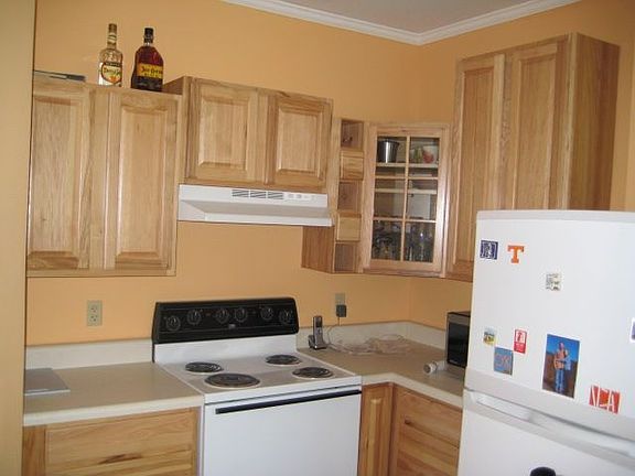 4th image of 2028 Emoriland Blvd
