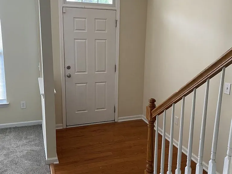 10020 Kings Parade Blvd — Photo 2