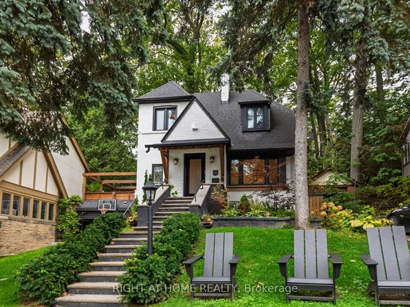 16 Pine Cres, Toronto, ON M4E 1L2