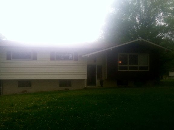 LARGE FRONT YARD