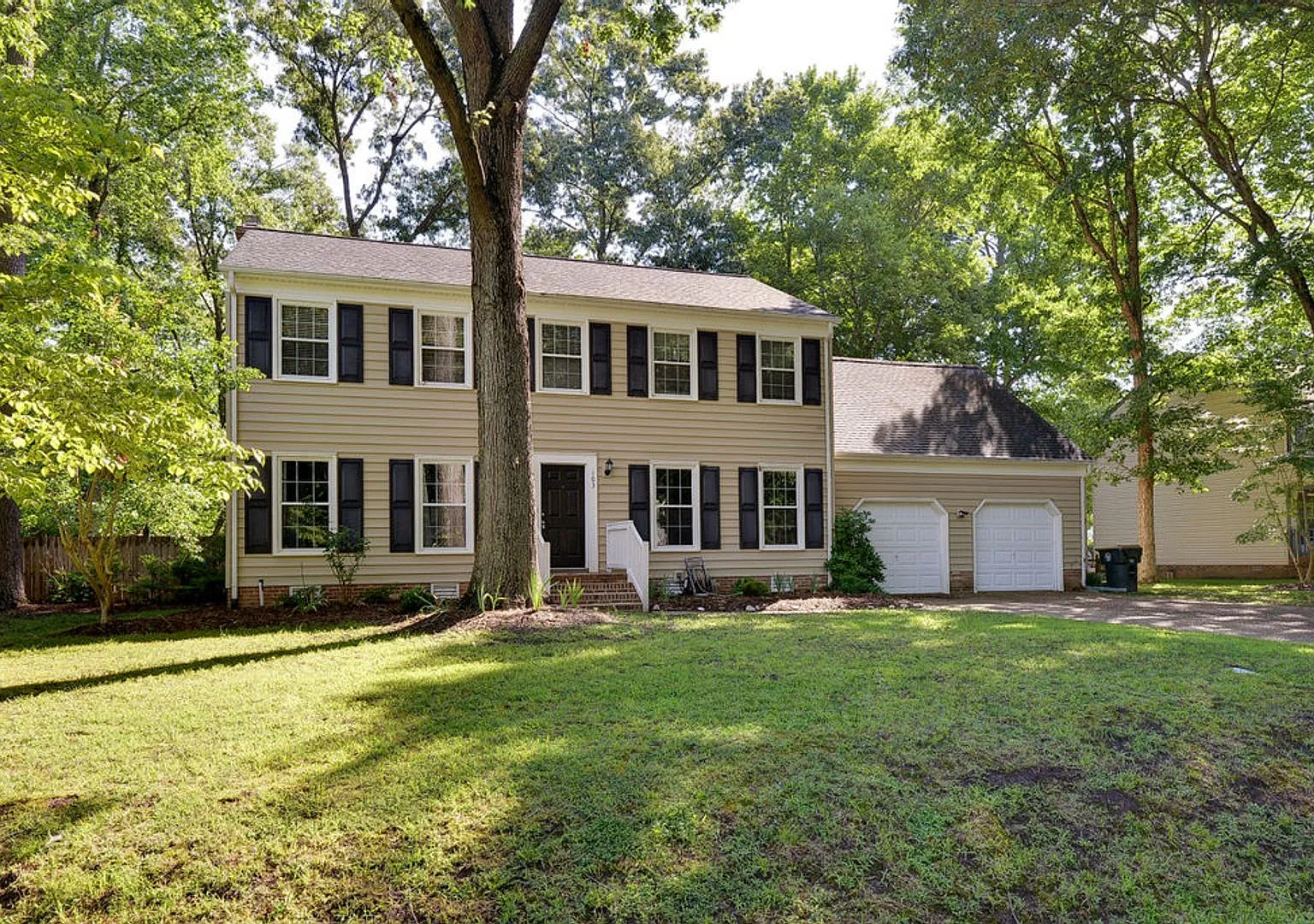 Renovated Colonial Home in Yorktown — Photo 2