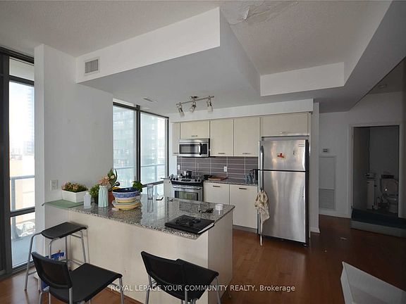 2nd image of 832 Bay St #1505