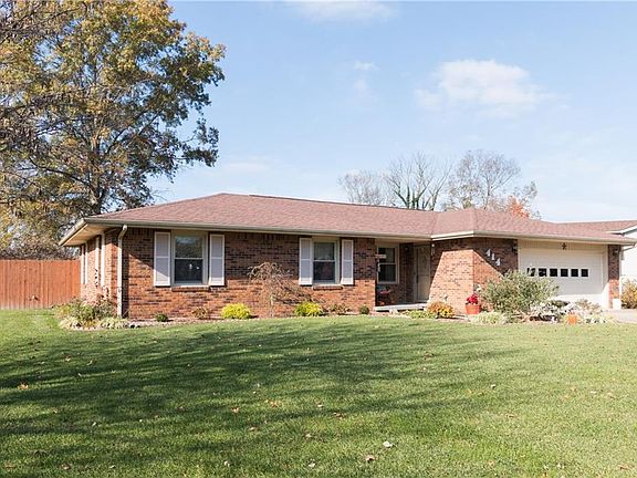 2nd image of 414 E Schleter Ct
