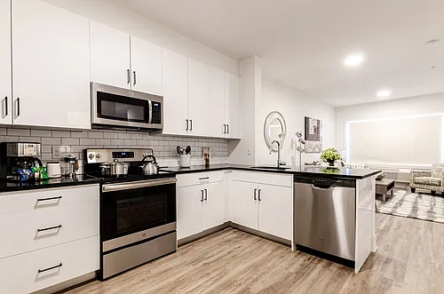 Lakeside Residence Photo 1