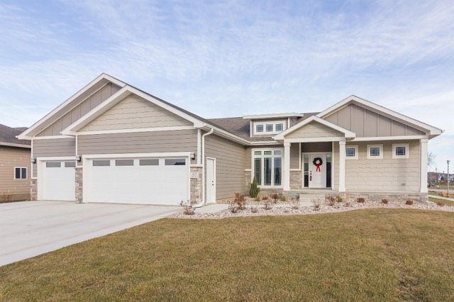 1st image of 417 Wood Meadows Dr