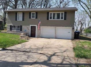 3025 SW Burnett Rd, Topeka, KS 66614