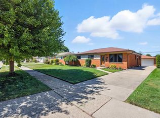 32719 Parker Cir, Warren, MI 48088