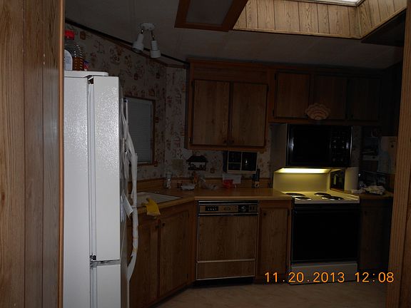 5th image of 166 Canada Cove Ave