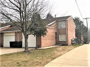 1305 E Harding Dr, Urbana, IL 61801