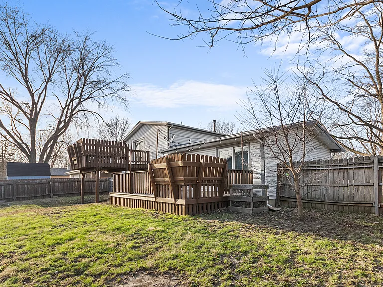 1903 Sumac Dr — Photo 30
